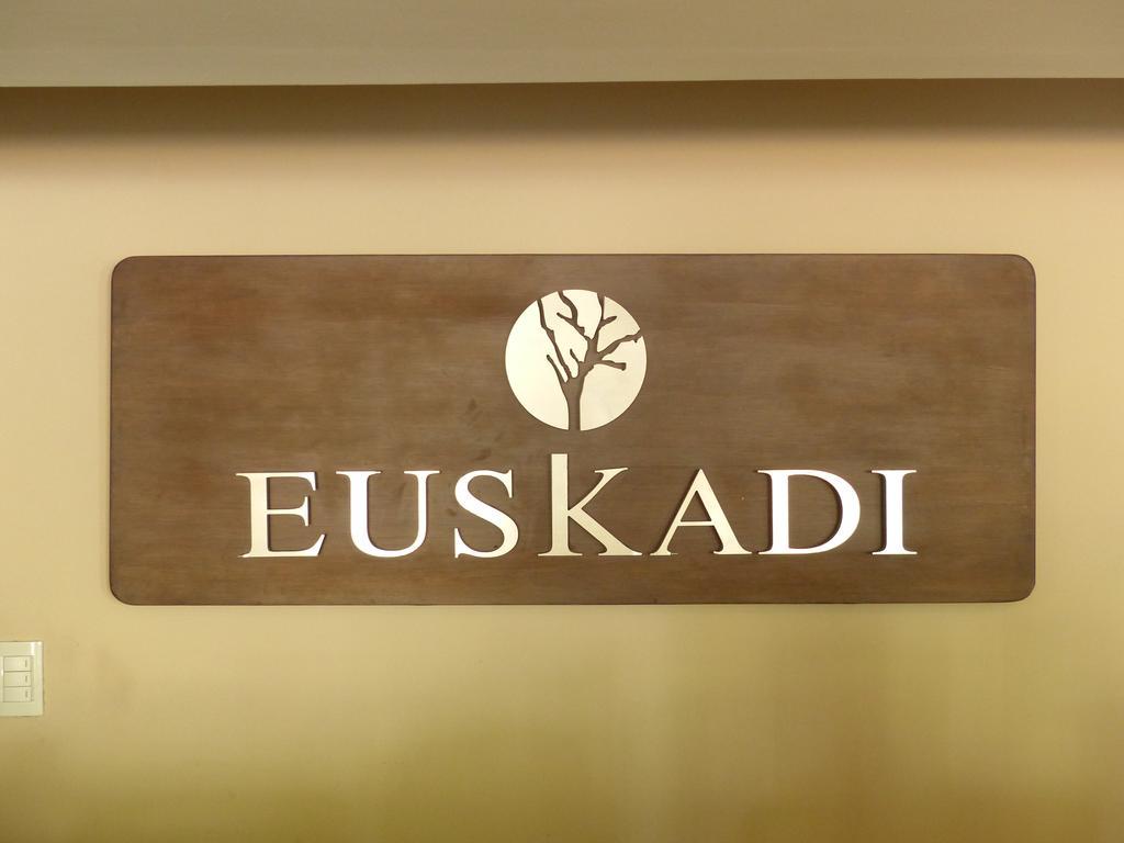 Euskadi Hotel เคเนรัลปิโก ภายนอก รูปภาพ