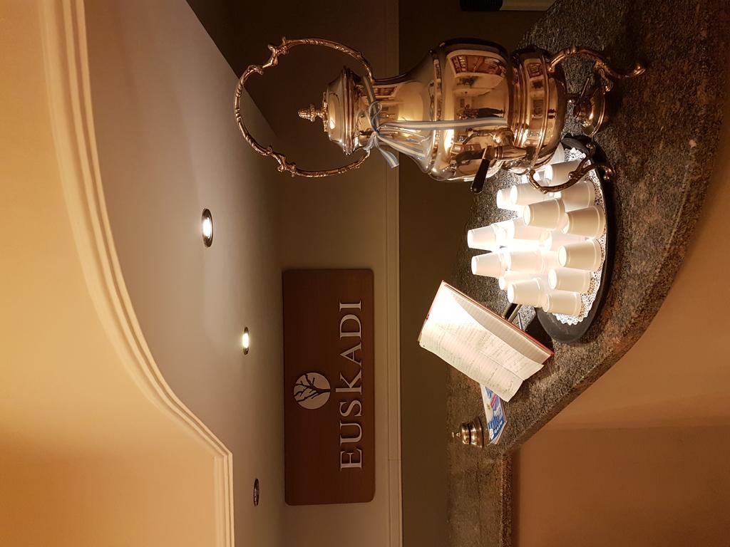 Euskadi Hotel เคเนรัลปิโก ภายนอก รูปภาพ