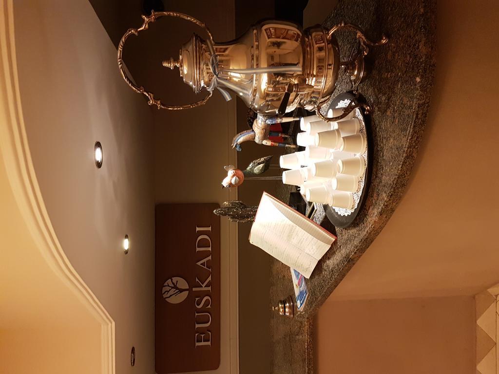 Euskadi Hotel เคเนรัลปิโก ภายนอก รูปภาพ