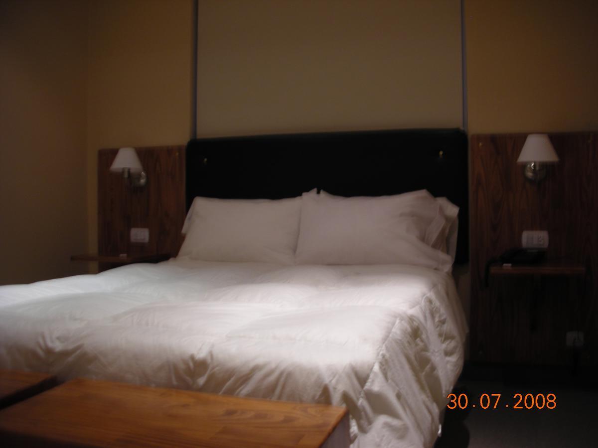 Euskadi Hotel เคเนรัลปิโก ภายนอก รูปภาพ