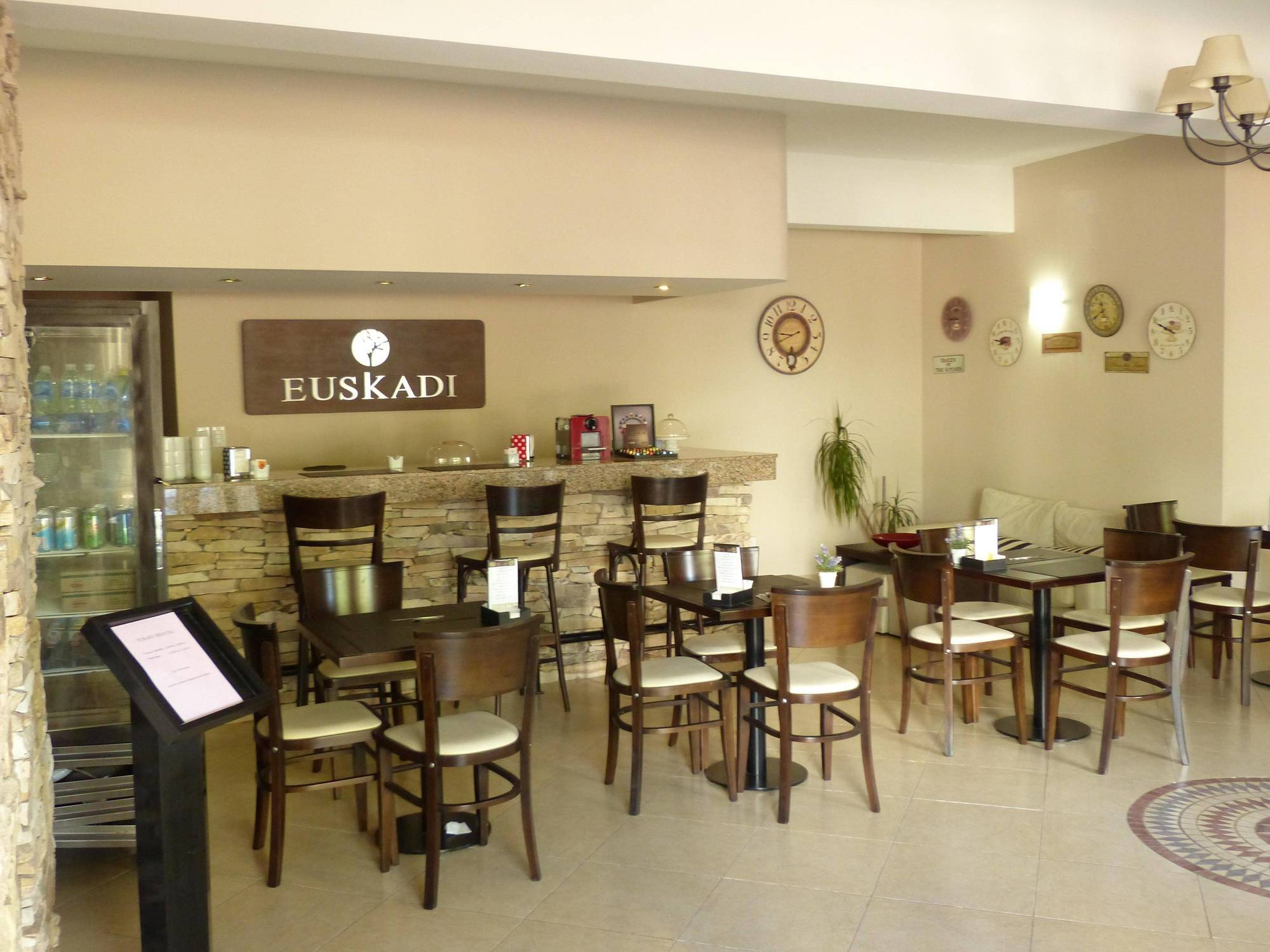 Euskadi Hotel เคเนรัลปิโก ภายนอก รูปภาพ